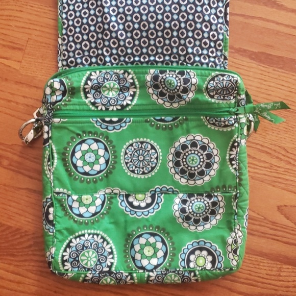 Vera Bradley Crossbody in Cupcake Green - Picture 3 of 5